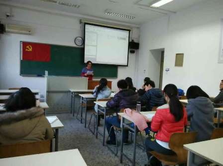 预备党员发言的场景.jpg